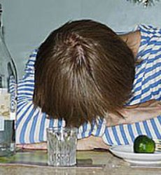 Алкоголизм - это заболевание, которое вызвано частым употреблением спиртных напитков